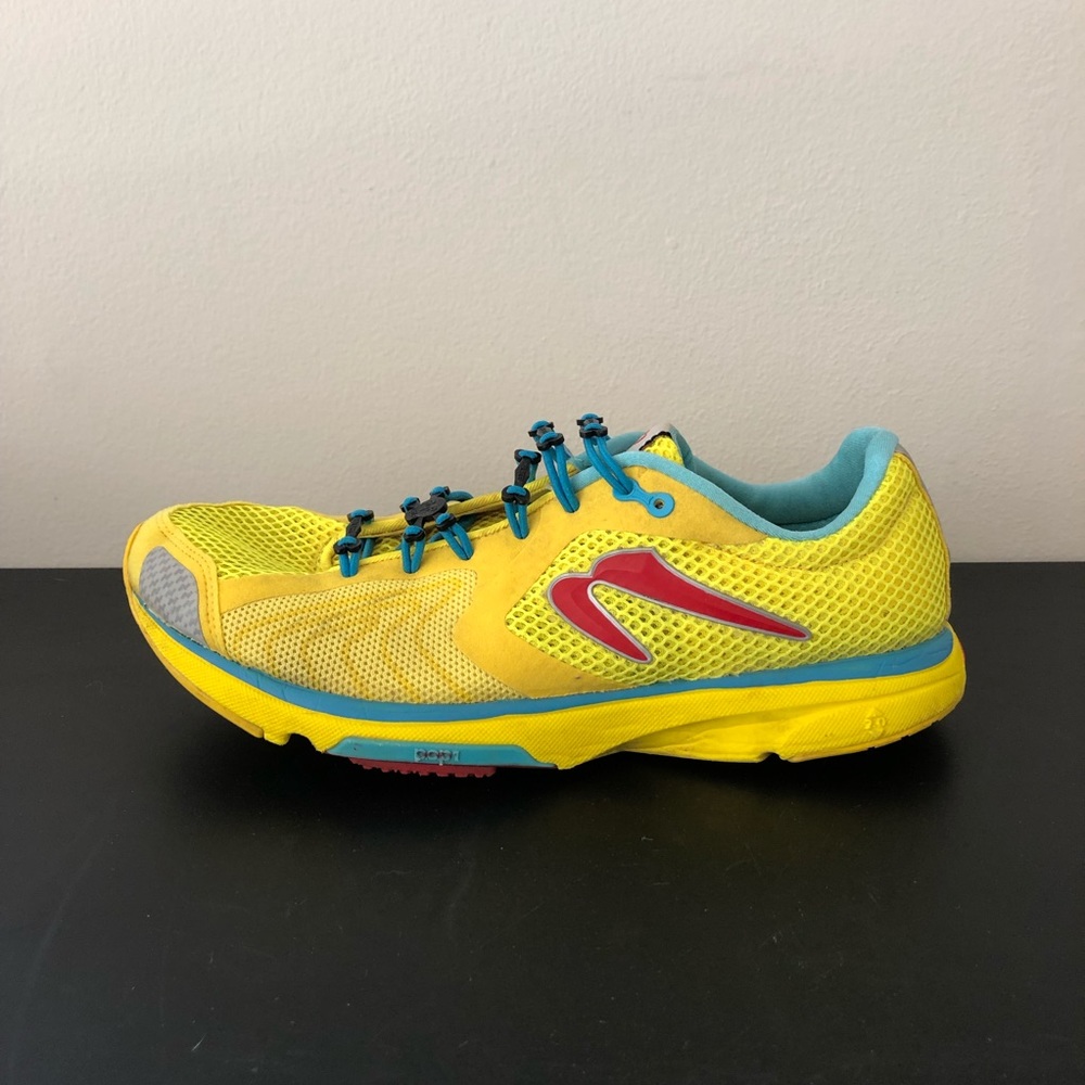 Newton Running | Distance III Yellow Sneakers